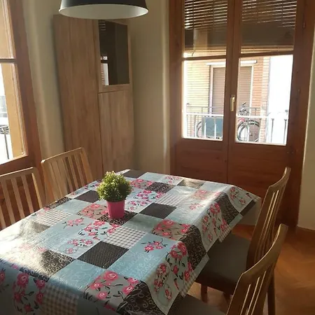 Casa Pedrada El Coso Daire